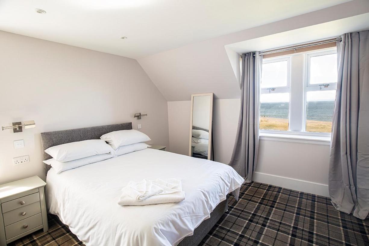 Poseidon Inn Lossiemouth Exterior photo