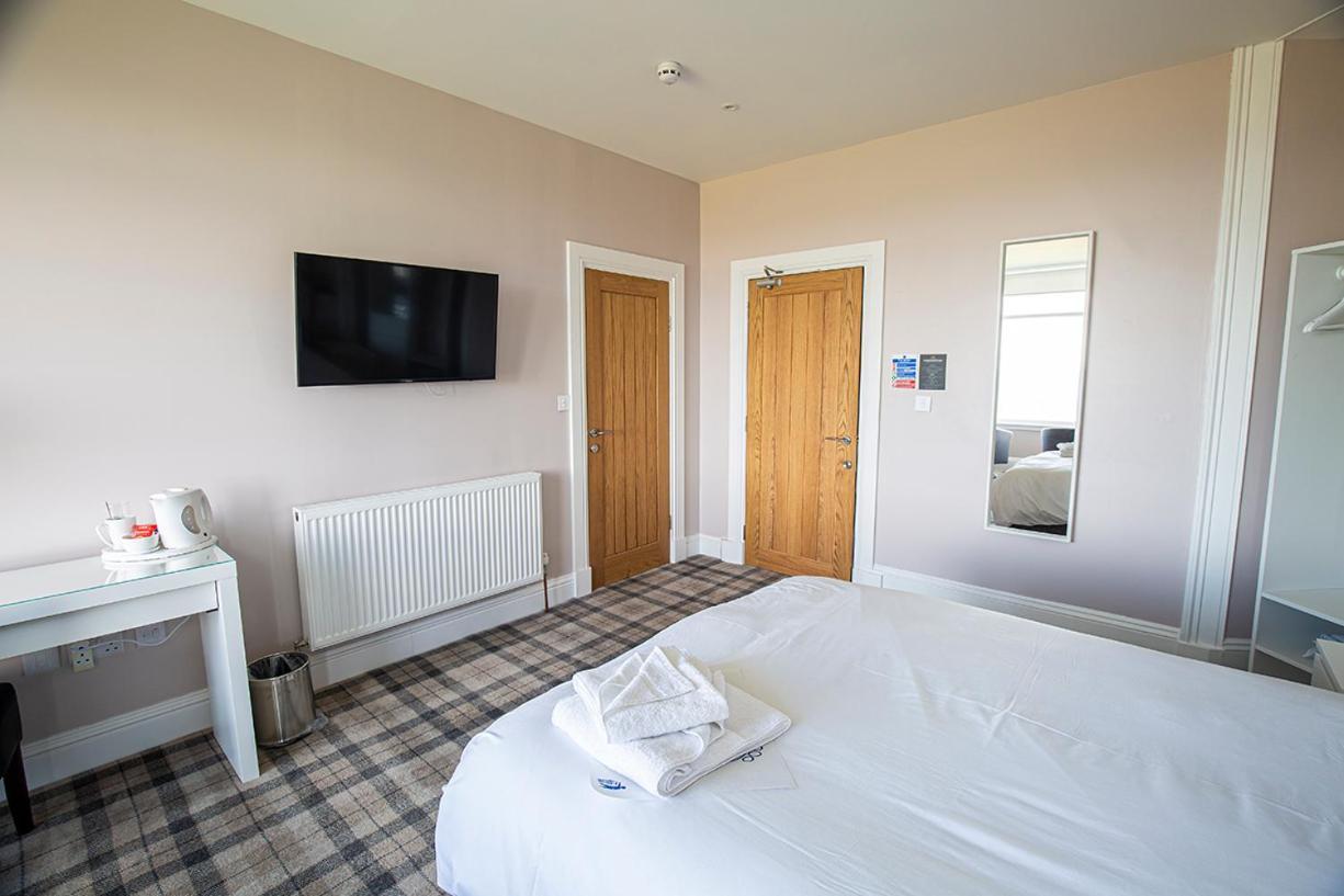 Poseidon Inn Lossiemouth Exterior photo