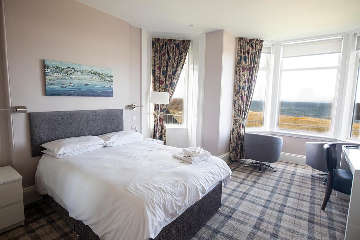 Poseidon Inn Lossiemouth Exterior photo